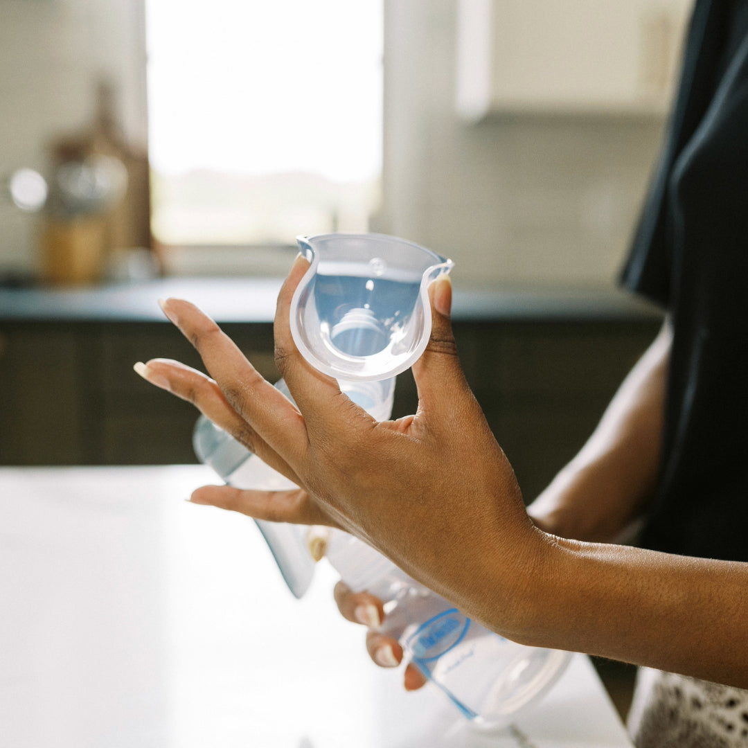 Extractor de Leche Manual con copa de silicona SoftShape™ (25mm), y Mam Boca Ancha 150ml