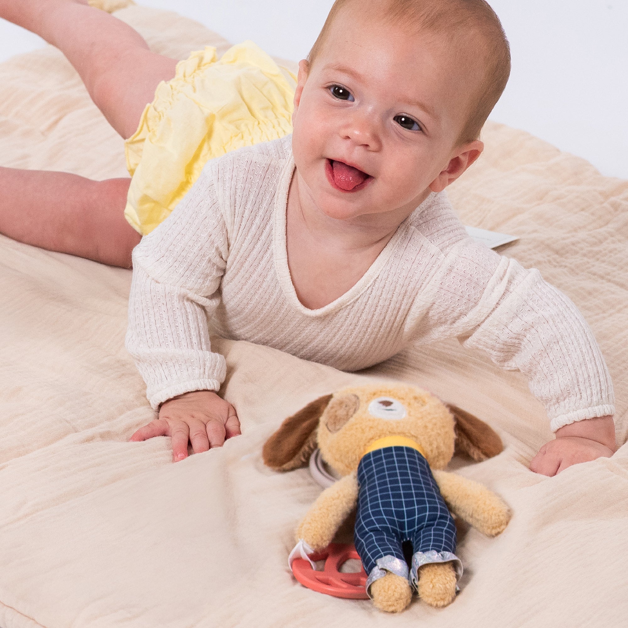 Peluche de actividad con Daniel
