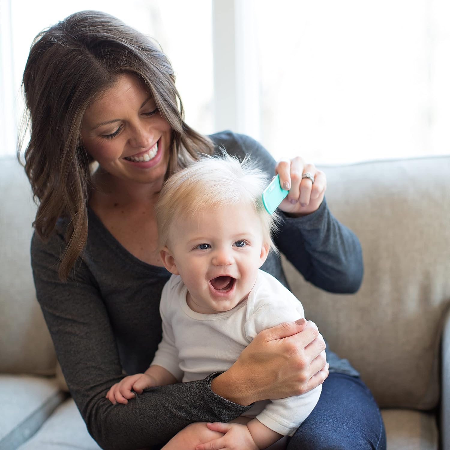 Baby Care Kit (Cepillo, Peineta, Aspirador Nasal y tijeras para uñas)