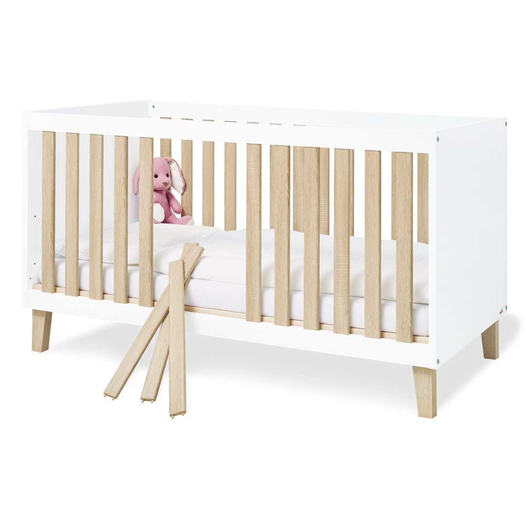 Cuna de madera LUMI 140x70 cm (inc. Colchón) Pinolino - Pinolino-MiniNuts expertos en coches y sillas de auto para bebé