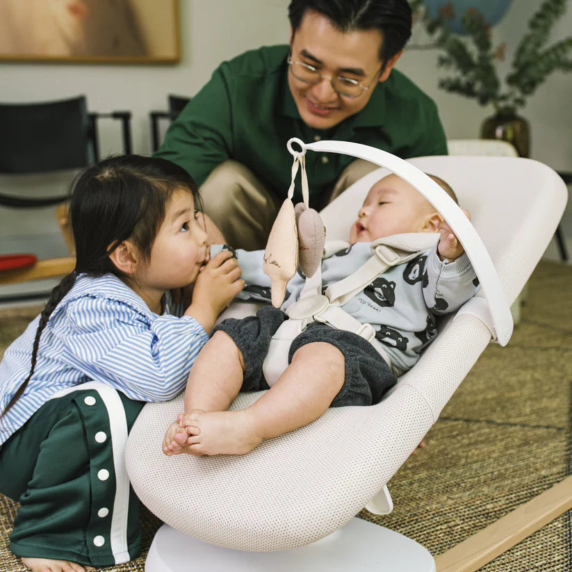 Silla Nido Mecedora Yoga - Light Sand | Stokke